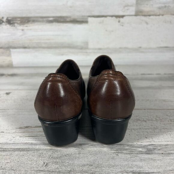 Clarks Dark Brown Leather Slip On Loafer‎ Wedge Pump Dress Work Women Shoes 6.5M - Picture 3 of 7